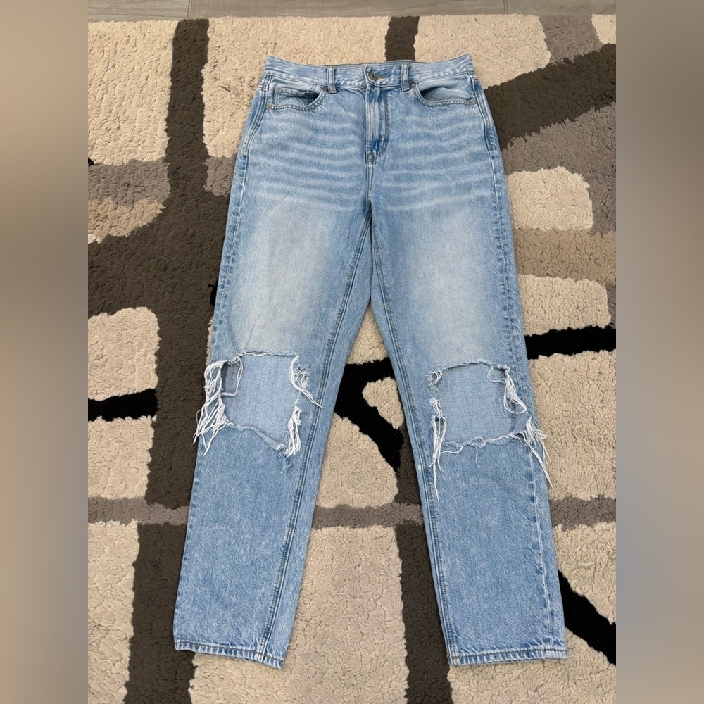 Distressed Light Blue Women's Jeans - Picture 1 of 7